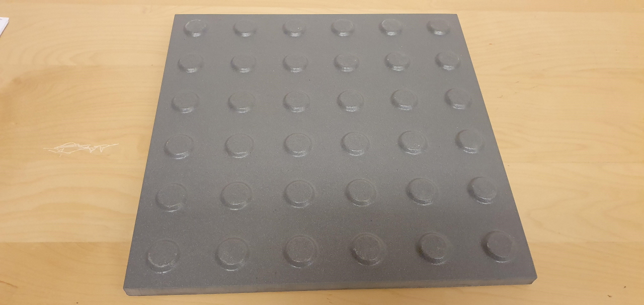 Farefelt keramisk frostsikker flis 30 x 30 cm