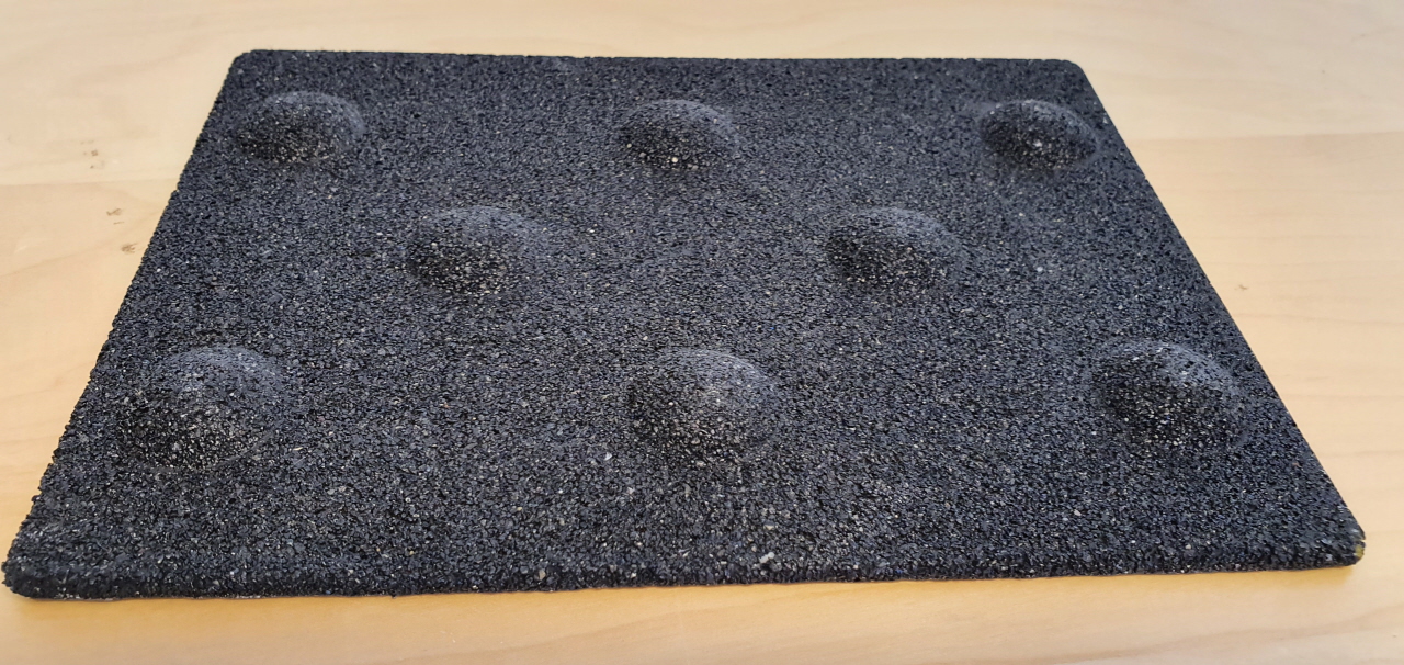 Farefelt plate på 40 x 60 cm i harpiks med innstøpte steinkorn og butylengummi lim - Bilde 8