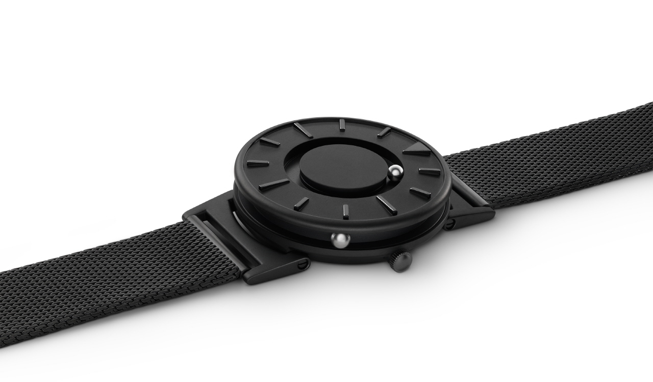 Bradley Black - taktilt armbåndsur med lenke, fra EONE