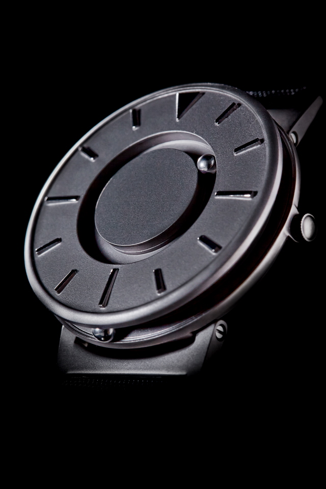 Bradley Black - taktilt armbåndsur med lenke, fra EONE - Bilde 3