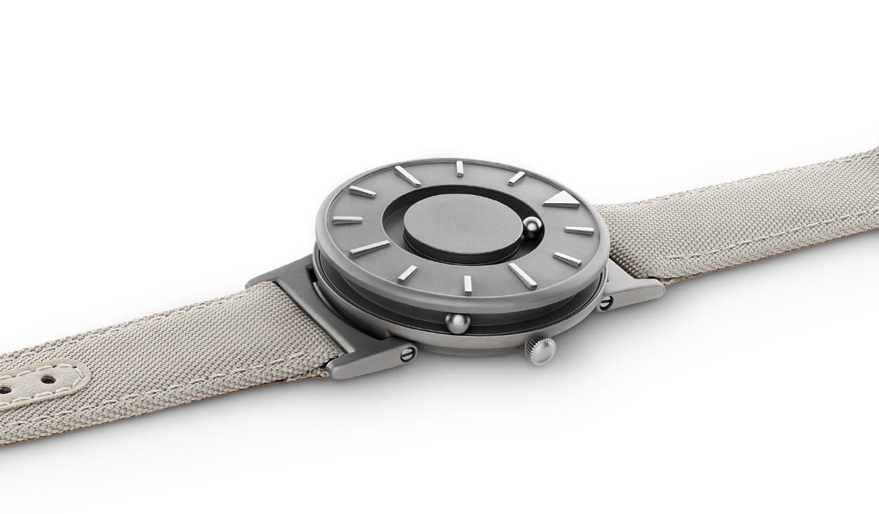 Bradley Black - taktilt armbåndsur med lenke, fra EONE - Bilde 16