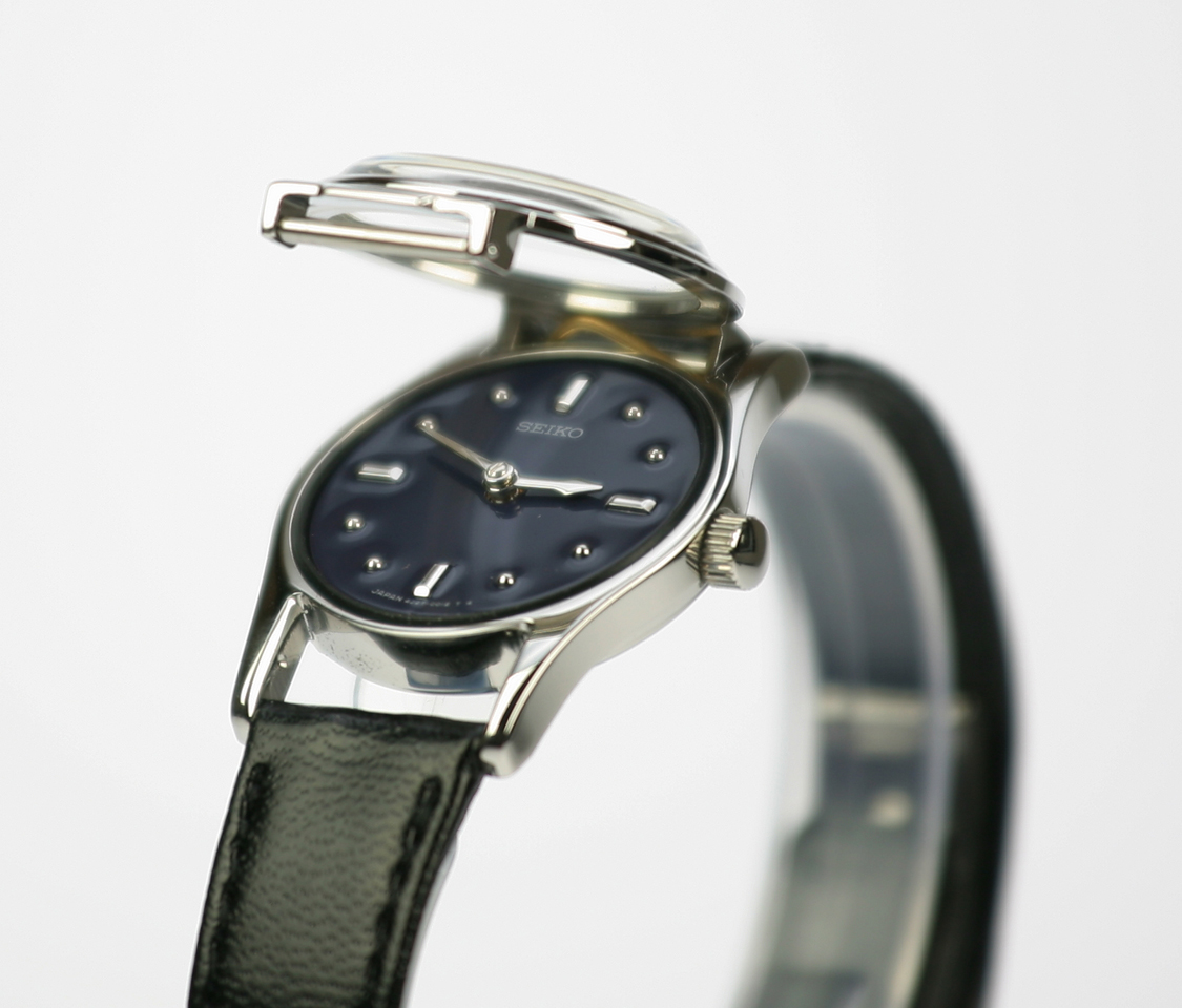 Seiko dame armbåndsur med punkter