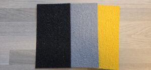 Kompositt plater på opptil 1200 x 2400 mm i flere farger, design og tykkelser