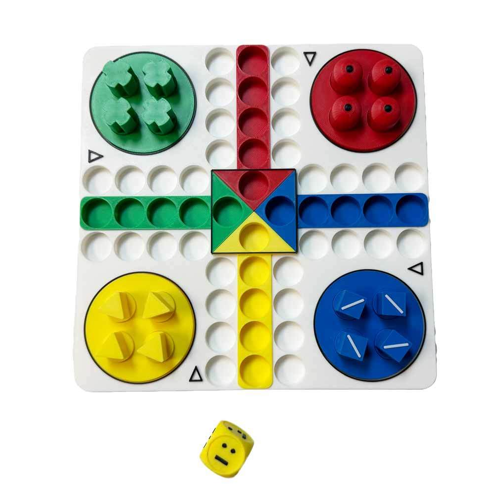 Produktbilde av ludo med store brikker sett ovenifra