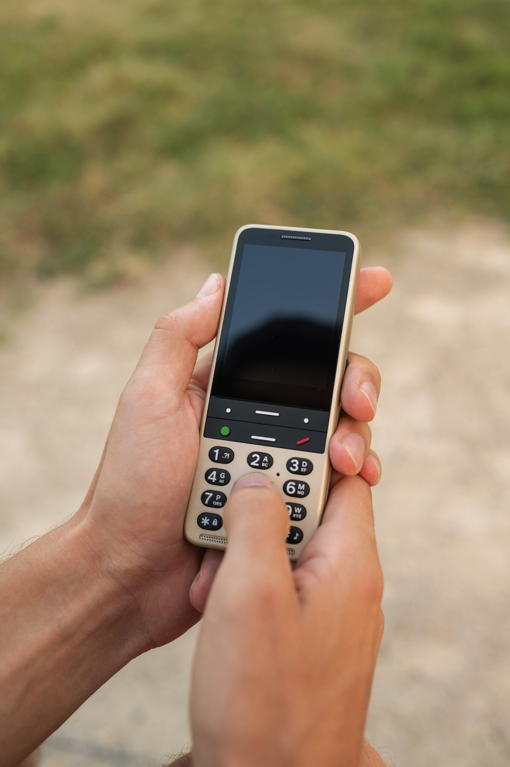 Blindshell Classic 3 mobiltelefon med talestyring og opplesning - Bilde 4